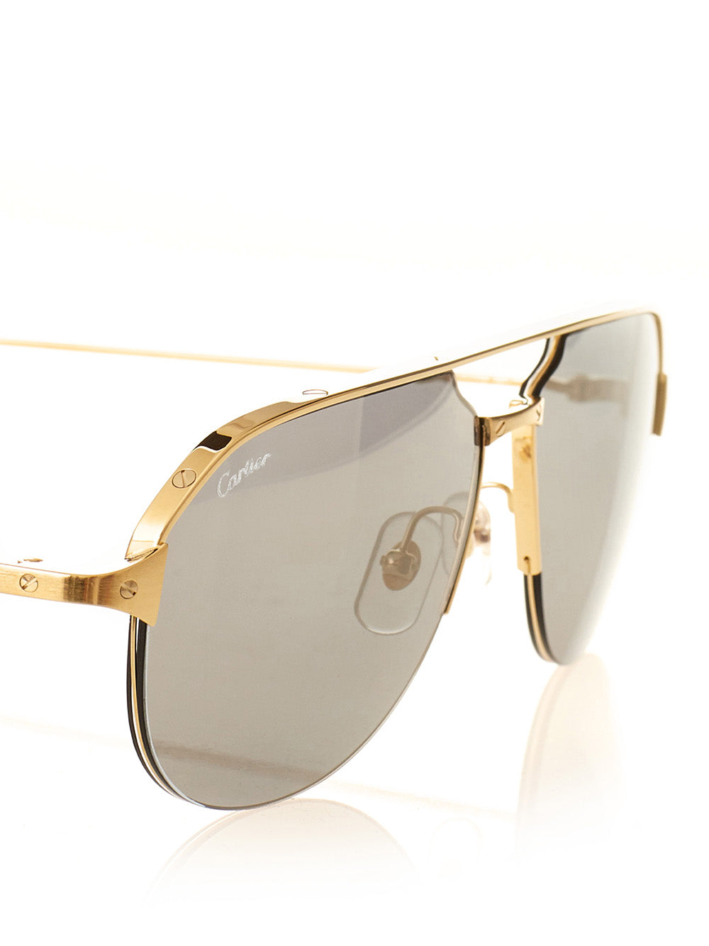 Elegant Gold-Tone Pilot Sunglasses