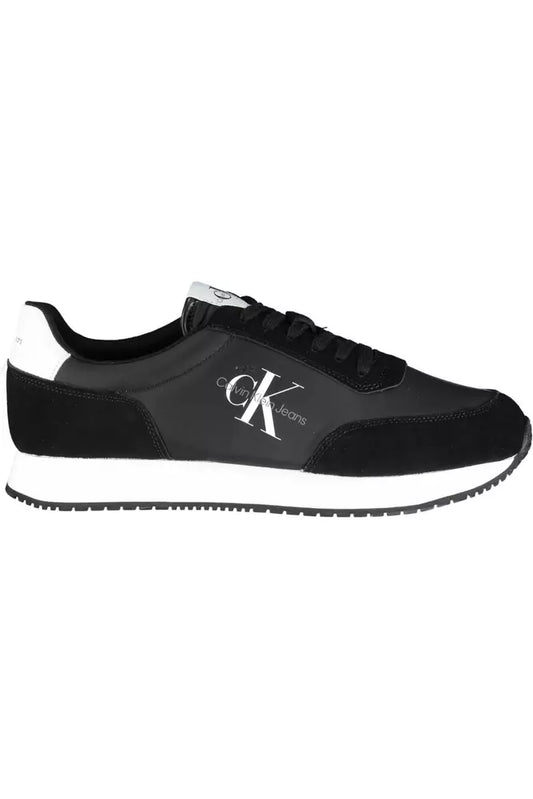 Sleek Black Sports Sneakers with Contrasting Details