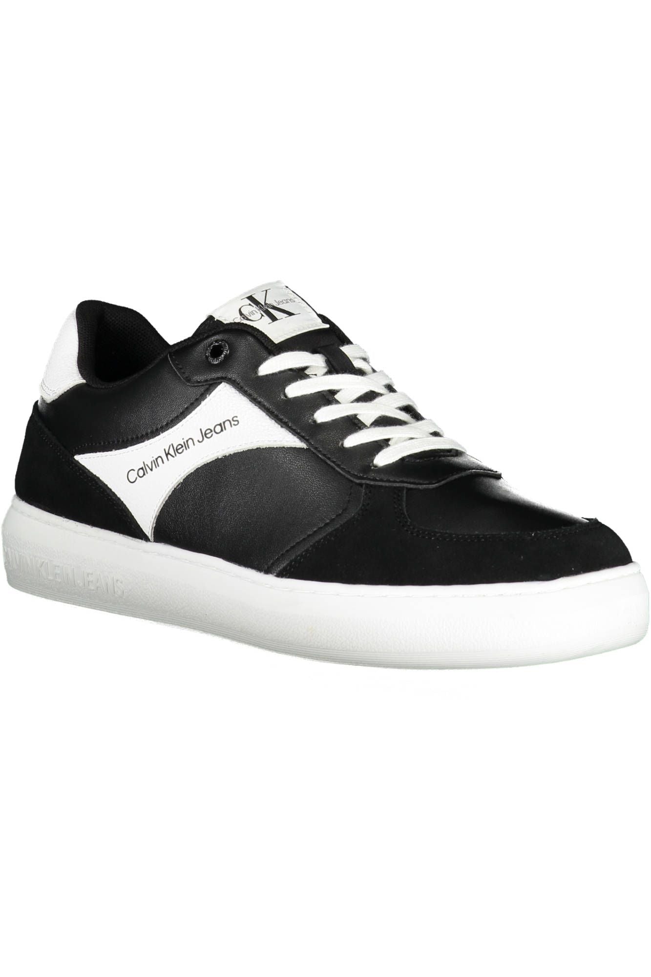 Chic Contrasting Laced Sports Sneakers