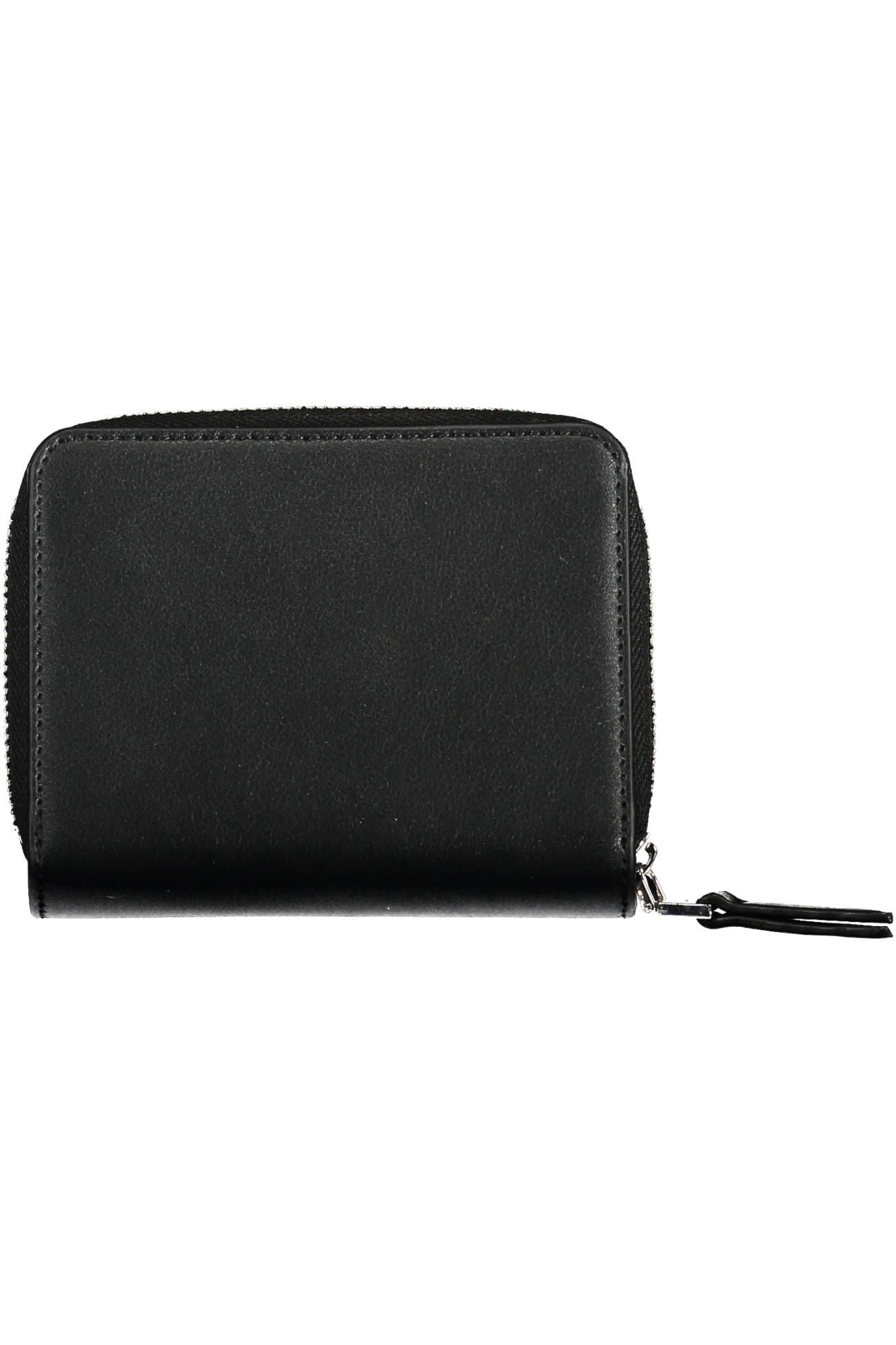 Elegant Zip Wallet with Sleek Card Spaces