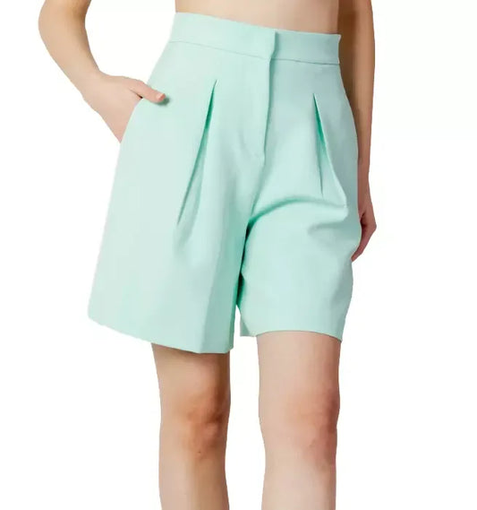 Elegant Bermuda Shorts in Sumptuous Green