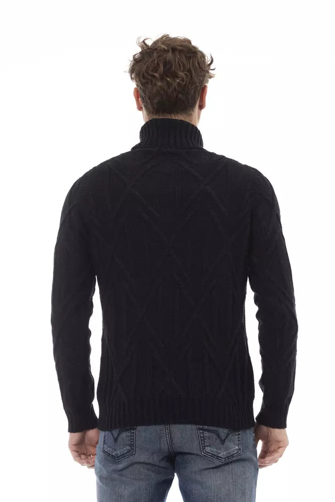 Elegant Turtleneck Sweater in Timeless Black