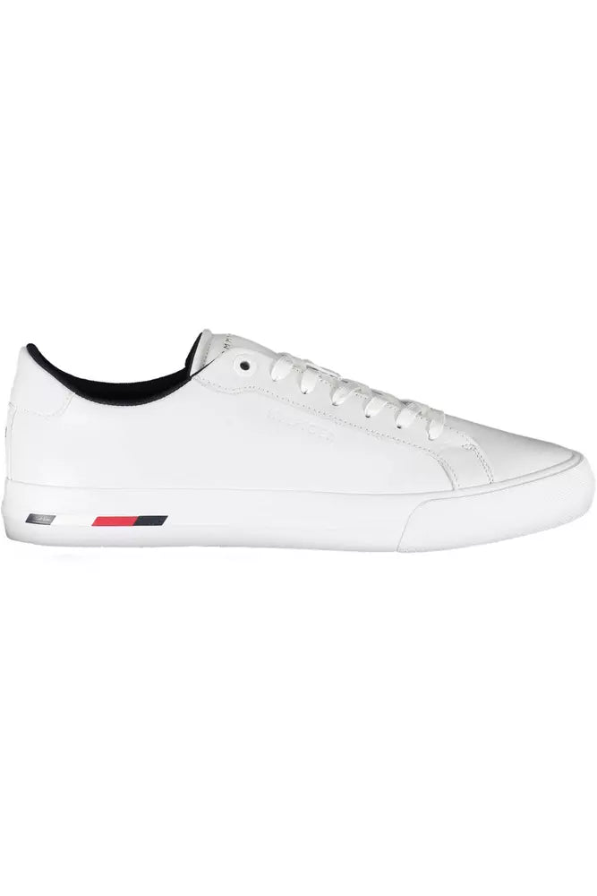 Sleek White Sneakers with Contrasting Accents