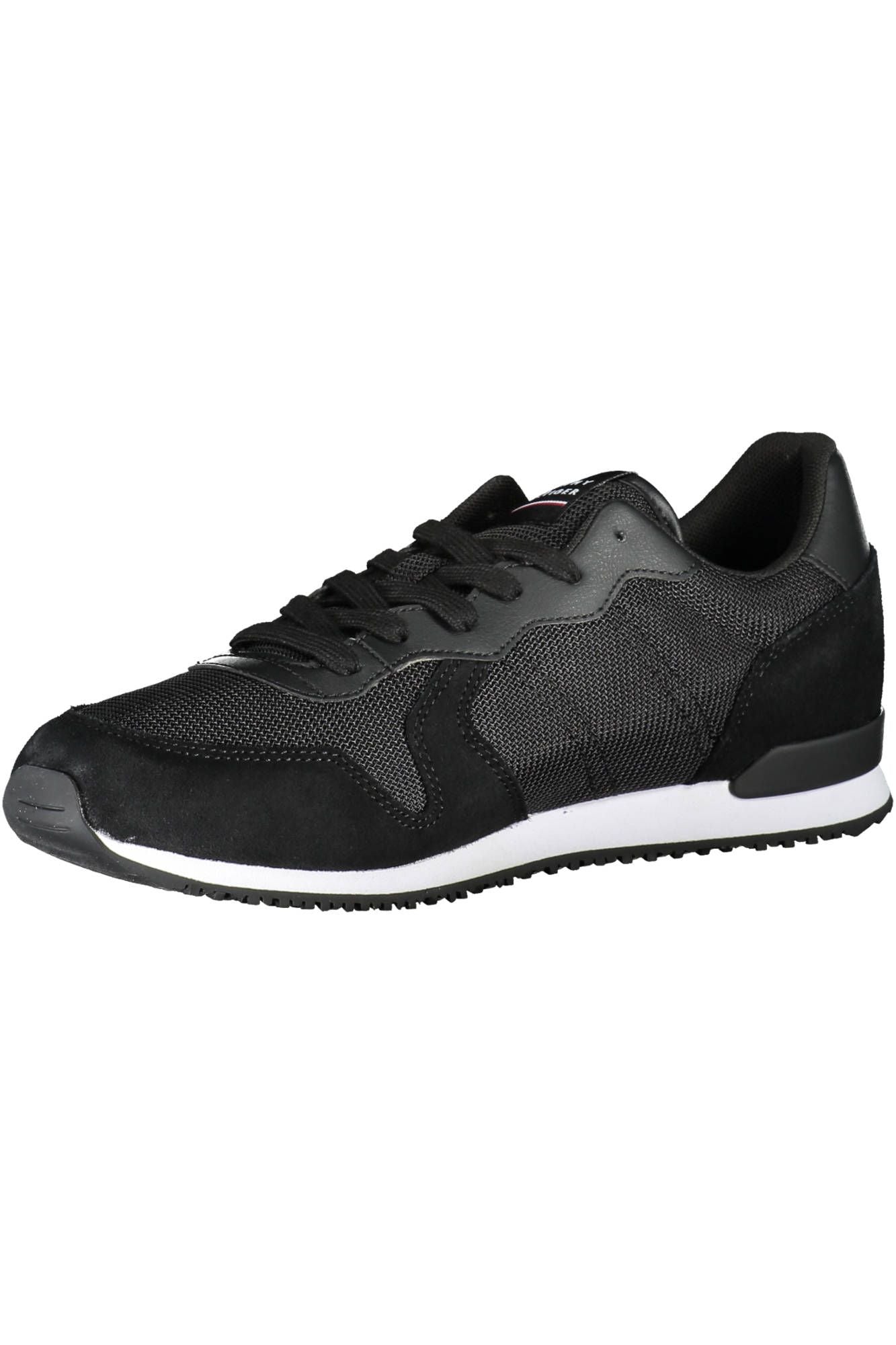 Sleek Black Sports Sneakers with Contrasting Accents