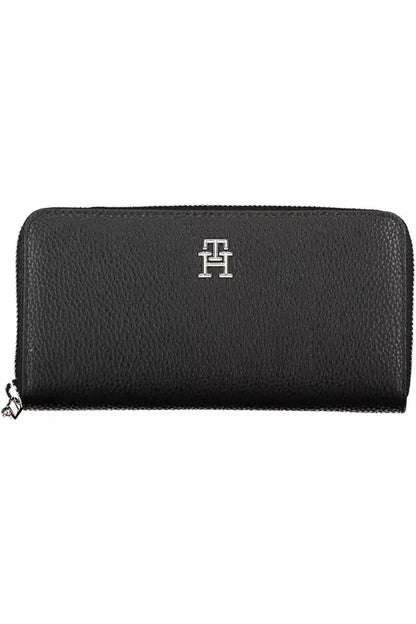 Elegant Black Wallet with Chic Compartments