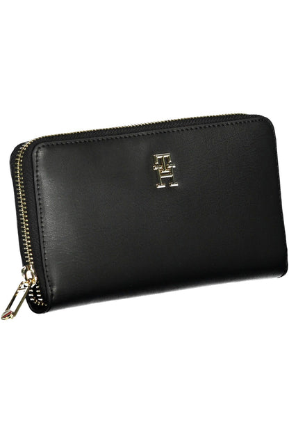 Elegant Black Wallet with Contrasting Details