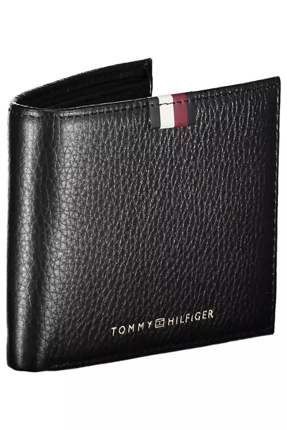 Elegant Leather Wallet with Contrast Detailing